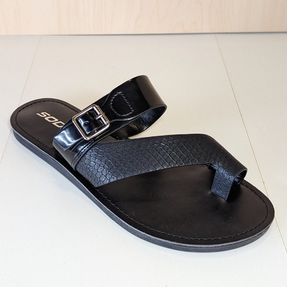 Soda Women Toe Ring Snake Texture Buckle Summer Sandals - Black -